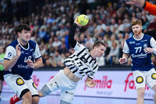 Throw Goal Elias Ellefsen a Skipagotu THW Kiel, 71 GER, THW Kiel vs Bergischer HC, Handball, 1 Bundesliga, Matchday 11, Season 2025 2026, 09 11 2025 GER, THW Kiel vs Bergischer HC, Handball, 1 Bundesliga, Matchday 11, Season 2025 2026, 09 11 2025 Kiel Copyright: xEibner-Pressefoto MarcelxvonxFehrnx EP_MFN