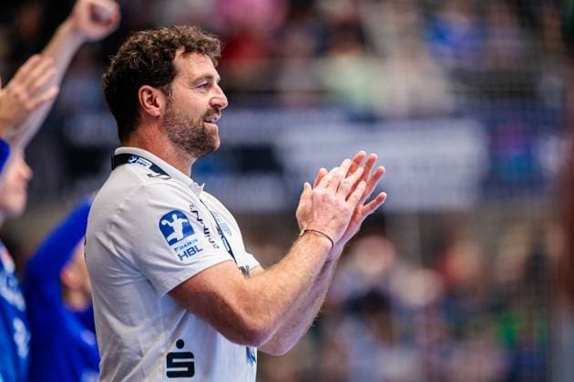 Florian Kehrmann TBV Lemgo Lippe, Coach cheers GER, TBV Lemgo Lippe vs TSV Hannover Burgdorf, Handball, 1 Bundesliga, 11 Matchday, Season 2025 2026, 09 11 2025 GER, TBV Lemgo Lippe vs TSV Hannover Burgdorf, Handball, 1 Bundesliga, 11 Matchday, Season 2025 2026, 09 11 2025 Lemgo Copyright: xEibner-Pressefoto JanxRollingerx EP_JSK