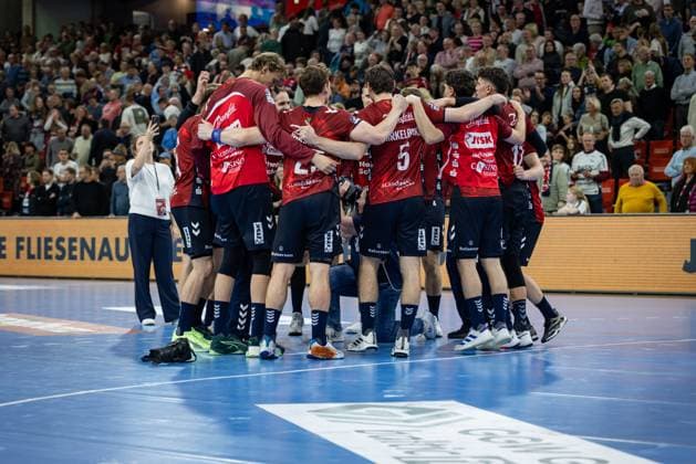 DAIKIN HBL SG Flensburg Handewitt vs Handball Sport Verein Hamburg 09 11 25 Cheers after victory Team SG Flensburg Handewitt DAIKIN HBL SG Flensburg Handewitt vs Handball Sport Verein Hamburg, GP JOULE Arena on 09 11 25 Copyright: xBEAUTIFULxSPORTS MarioxM.xKobergx