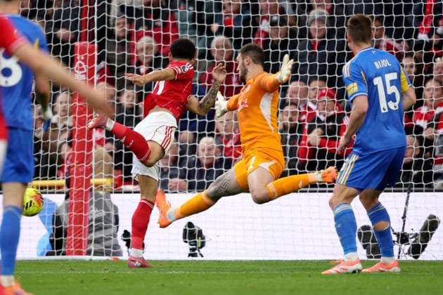 Nottingham Forest v Leeds United - Premier League Morgan Gibbs-White of Nottingham Forest scores 2nd goal during the Premier League match between Nottingham Forest and Leeds United at City Ground on November 9, 2025 in Nottingham, England. Nottingham City Ground England United Kingdom Copyright: xNealxSimpson Sportsphoto APLx 14140778