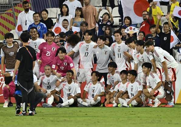Portugal v Japan: Group B - FIFA U-17 World Cup Qatar 2025 Players Japan celebrate after the FIFA U-17 World Cup Qatar 2025 Group B match between Portugal and Japan in Doha, Qatar, on November 9, 2025. DOHA Qatar Copyright: xNOUSHADxTHEKKAYILx