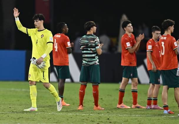 Portugal v Japan: Group B - FIFA U-17 World Cup Qatar 2025 Players of Portugal look dejected after the FIFA U-17 World Cup Qatar 2025 Group B match between Portugal and Japan in Doha, Qatar, on November 9, 2025. DOHA Qatar Copyright: xNOUSHADxTHEKKAYILx