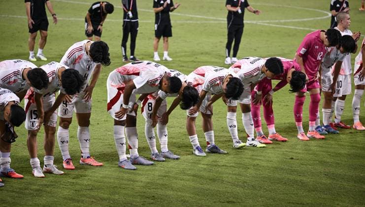 Football, Junior U 17 World Cup 2025 in Doha Qatar Preliminary round 09 11 2025 Group B Portugal Japan Final cheer Japan, the team thanks the fans