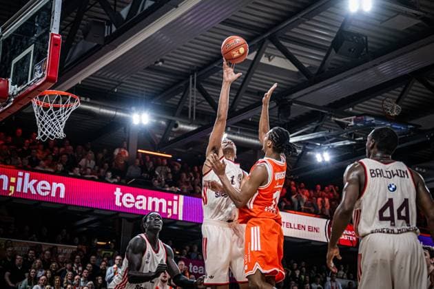 1 Basketball Bundesliga, easyCredit BBL, Season 2025 2026, Men, Main Round, 7 Matchday, 09 11 2025, RASTA Vechta FC Bayern Munich Basketball Oscar da Silva 1 FC Bayern Munich Basketball at Block Vechta RASTA Dome Lower Saxony Germany