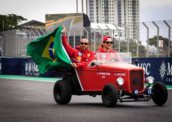 Grande Premio MSC Fórmula 1 Brasil SaO PAULO, SP - 09.11.2025: GRANDE PREMIO MSC FoRMULA 1 BRASIL - Brazilian Formula 1 Grand Prix MSC Cruises, in Sao Paulo, this Sunday (09) at the JosÃ Carlos Pace racetrack in Interlagos, south of the capital of Sao Paulo. In the photo, drivers Lewis Hamilton and Charles Leclerc of Scuderia Ferrari, during the drivers& 39; parade. (Photo: Aloisio Mauricio Fotoarena) x2839000x  AloisioxMauricio