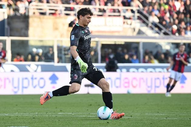 Pessina Massimo (Bologna Fc) in action during Bologna FC vs SSC Napoli, Italian soccer Serie A match in Bologna, Italy, November 09 2025  Copyright: xGianlucaxRicci IPAxSportx xipa-agency.netx xx IPA_67746847 IPA_Agency_IPA67746847