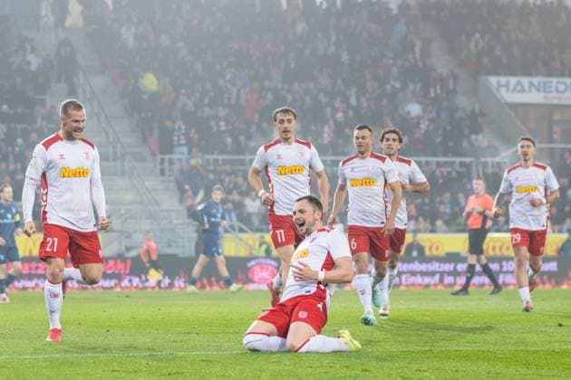 09 11 2025, Soccer, GER, Season, 3 Liga, Season 2025 2026, Matchday 14, SSV Jahn Regensburg TSV 1860 München Cheering after the 1 0 by Lucas Hermes SSV Jahn Regensburg DFL REGULATIONS PROHIBIT ANY USE OF PHOTOGRAPHS AS IMAGE SEQUENCES AND OR QUASI VIDEO