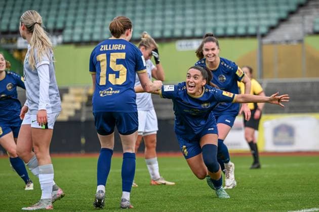 09 11 2025, Football, 2 Womens Bundesliga, 2025 2026, Matchday 10, VfL Wolfsburg II SG 99 Andernach Besarta Hisenaj 4 Andernach celebrates her goal to take the lead
