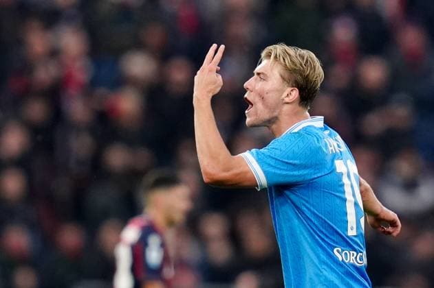 Bologna FC 1909 v SSC Napoli - Serie A Enilive Rasmus Hojlund of SSC Napoli reacts during the serie Serie A Enilive match between Bologna FC 1909 and SSC Napoli at Stadio Renato Dall™Ara on November 9, 2025 in Bologna, Italy Bologna Stadio Renato Dall Ara Bologna Italy Copyright: xGiuseppexMaffiax 251109_SerieA_Bologna-Napoli_GM_1981