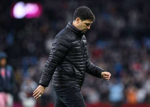 Birmingham, England, 9th November 2025. Andoni Iraola manager of Bournemouth reacts following the Aston Villa vs AFC Bournemouth Premier League match at Villa Park, Birmingham. Picture credit should read: Cody Froggatt Sportimage EDITORIAL USE ONLY. No use with unauthorised audio, video, data, fixture lists, club league logos or live services. Online in-match use limited to 120 images, no video emulation. No use in betting, games or single club league player publications. SPI_054_CF_ASTON_VILLA_V_BOURNEMOUTH SPI-4279-0054