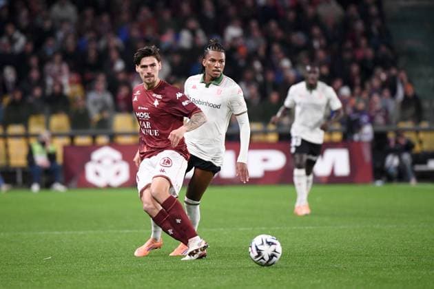 FC Metz v OGC Nice - Ligue 1 McDonald s 2025 2026 20 Jessy DEMINGUET (fcm) - 06 Hicham BOUDAOUI (ogcn) during the Ligue 1 McDonald s match between Metz and Nice at Stade Saint-Symphorien on November 9, 2025 in Metz, France. Metz France  Copyright: xFEPx 776348196