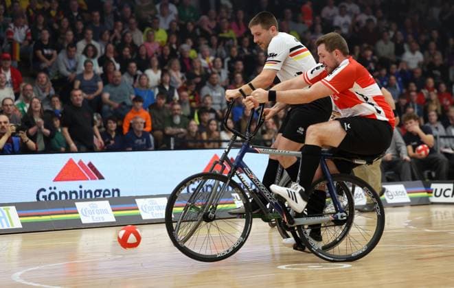BAU 09 11 2025 Göppingen Artistic Cycling UCI Indoor Cycling World Championships 2025, Cycle Ball Final, f l Bernd Mlady GER , Patrick Schnetzer AUT