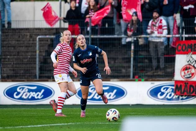 Janna Grimm TSG Hoffenheim, 26 on the ball, GER, 1 FC Koeln vs TSG 1899 Hoffenheim, Football Google Pixel Frauen Bundesliga, 10 Spieltag, Saison 2025 2026, 09 11 2025 DFB regulations prohibit any use of photographs as image sequences and or quasi video GER, 1 FC Koeln vs TSG 1899 Hoffenheim, Football Google Pixel Frauen Bundesliga, 10 Spieltag, Saison 2025 2026, 09 11 2025 Koeln Copyright: xEibner-Pressefoto Memmlerx EP_MMR