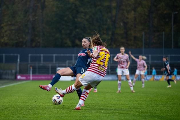 Jill Janssens TSG Hoffenheim, 09 in duel with Martyna Wiankowska FC Koeln, 26 , GER, 1 FC Koeln vs TSG 1899 Hoffenheim, Football Google Pixel Womens Bundesliga, Matchday 10, Season 2025 2026, 09 11 2025 DFB regulations prohibit any use of photographs as image sequences and or quasi video GER, 1 FC Koeln vs TSG 1899 Hoffenheim, Football Google Pixel Womens Bundesliga, Matchday 10, Season 2025 2026, 09 11 2025 Koeln Copyright: xEibner-Pressefoto Memmlerx EP_MMR