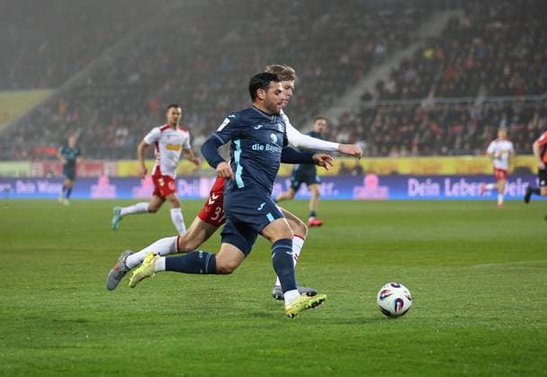 Football, Men, 3 Liga, Season 2025 2026, SSV Jahn Regensburg TSV 1860 Munich, Jahnstadion Kevin Volland TSV 1860 Munich with ball in run, attack