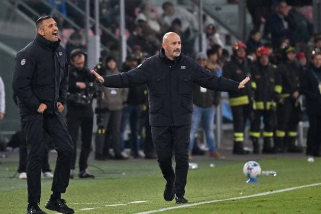 Foto IPP Felice De Martino Bologna 09 11 2025 Calcio Campionato serie A 2025-2026 Bologna - Napoli Nella foto: Vincenzo Italiano Italy Photo Press World Copyright Bologna italy Italia ITALY  Copyright: xR4924_italyphotopressx