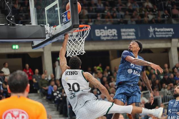 v li Urald King Vet Concept Gladiators Trier, 20 , Michael Weathers MLP Academics Heidelberg, 20 GER, MLP Academics Heidelberg vs Vet Concept Gladiators Trier, Basketball, easycredit Basketball Bundesliga, 7 Matchday, Season, 2025 2026, 09 11 2025 GER, MLP Academics Heidelberg vs Vet Concept Gladiators Trier, Basketball, easycredit Basketball Bundesliga, 7 Matchday, Season, 2025 2026, 09 11 2025 Heidelberg Copyright: xEibner-Pressefoto JoergxHirschx EP_JHH