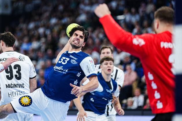 Throw Goal Eloy Morante Maldonado Bergischer HC, 33 GER, THW Kiel vs Bergischer HC, Handball, 1 Bundesliga, Matchday 11, Season 2025 2026, 09 11 2025 GER, THW Kiel vs Bergischer HC, Handball, 1 Bundesliga, Matchday 11, Season 2025 2026, 09 11 2025 Kiel Copyright: xEibner-Pressefoto MarcelxvonxFehrnx EP_MFN