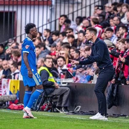 Spanish La Liga EA Sports soccer match Rayo Vallecano vs Real Madrid at Vallecas stadium in Madrid. 09 November 2025 Xavi Alonso and Vinicius Jr 900 Cordon Press  900 CordonxPress LOF - Rayo Vallecano vs Real Madrid