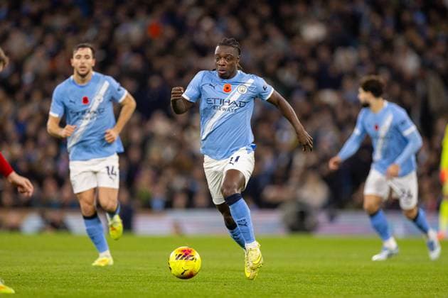 Football - FA Premier League - Manchester City FC v Liverpool FC MANCHESTER, ENGLAND - Sunday, November 9, 2025: Manchester City s JÃ rÃ my Doku during the FA Premier League match between Manchester City FC and Liverpool FC at the City of Manchester Stadium. (Photo by David Rawcliffe Propaganda) MANCHESTER City of Manchester Stadium GREATER MANCHESTER ENGLAND  Copyright: xDavidxRawcliffex P2025-11-09-Man_City_Liverpool-27