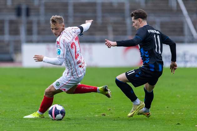 Regionalliga West Fortuna Köln SC Paderborn U21, 09 11 2025 Kevin Brechmann Fortuna Köln, 27 , Georg Ermolaev SC Paderborn U21, 11 Regionalliga West, Fortuna Köln SC Paderborn U21, 15 Matchday, on 09 11 2025, Südstadion, Cologne Copyright: xBEAUTIFULxSPORTS Meuselx