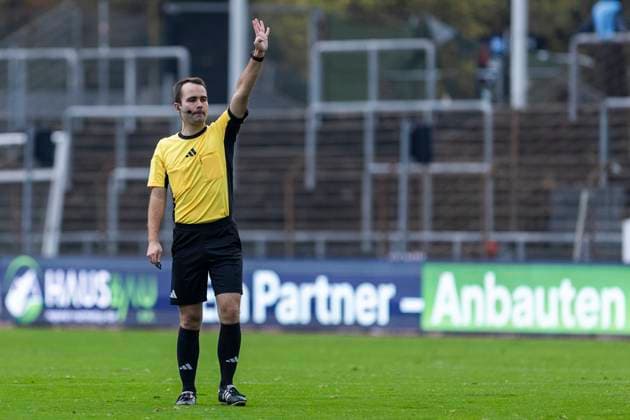 Regionalliga West Fortuna Köln SC Paderborn U21, 09 11 2025 Referee Jan Philipp Schöneseiffen Regionalliga West, Fortuna Köln SC Paderborn U21, Matchday 15, on 09 11 2025, Südstadion, Cologne Copyright: xBEAUTIFULxSPORTS Meuselx