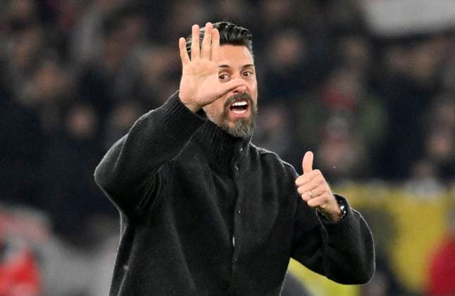 Coach Coach Sandro Wagner FC Augsburg FCA on the sidelines Gesture Gesture Thumbs up VfB Stuttgart vs FC Augsburg FCA 09 11 2025 DFL REGULATIONS PROHIBIT ANY USE OF PHOTOGRAPHS AS IMAGE SEQUENCES AND OR QUASI VIDEO VfB Stuttgart vs FC Augsburg FCA