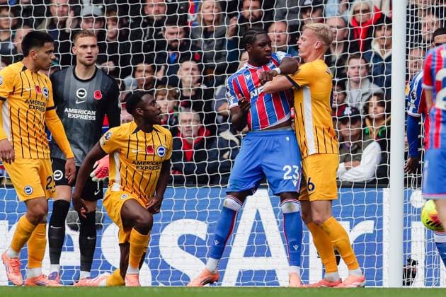 Jan Paul van Hecke (6 Brighton) gets physical with Jaydee Canvot (23 Crystal Palace) during the Premier League game between Crystal Palace and Brighton and Hove Albion at Selhurst Park in London, England. Copyright: xLiamxAsman SPPx Sportspressphoto_SPR59700