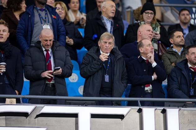 Football - FA Premier League - Manchester City FC v Liverpool FC MANCHESTER, ENGLAND - Sunday, November 9, 2025: Former Liverpool player and manager Kenny Dalglish before the FA Premier League match between Manchester City FC and Liverpool FC at the City of Manchester Stadium. (Photo by David Rawcliffe Propaganda) MANCHESTER City of Manchester Stadium GREATER MANCHESTER ENGLAND  Copyright: xDavidxRawcliffex P2025-11-09-Man_City_Liverpool-29