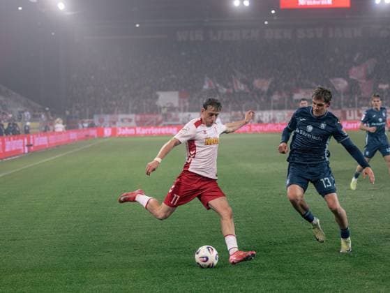 Germany Soccer 3 Liga 2025 26, 14 Matchday SSV Jahn Regensburg vs TSV 1860 Munich Jahnstadion Regensburg Noel Eichinger SSV Jahn Regensburg, 11 Copyright: xChristopherxRupprechtx