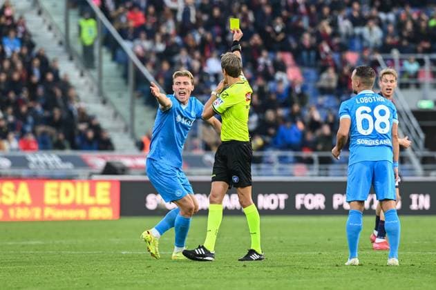 Hojlund Rasmus (SSC Napoli) yellow card during Bologna FC vs SSC Napoli, Italian soccer Serie A match in Bologna, Italy, November 09 2025  Copyright: xGianlucaxRicci IPAxSportx xipa-agency.netx xx IPA_67748084 IPA_Agency_IPA67748084