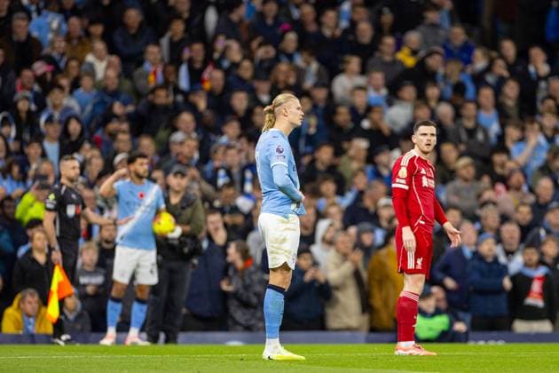 Football - FA Premier League - Manchester City FC v Liverpool FC MANCHESTER, ENGLAND - Sunday, November 9, 2025: Manchester City s Erling Haaland reacts to having his penalty saved during the FA Premier League match between Manchester City FC and Liverpool FC at the City of Manchester Stadium. (Photo by David Rawcliffe Propaganda) MANCHESTER City of Manchester Stadium GREATER MANCHESTER ENGLAND  Copyright: xDavidxRawcliffex P2025-11-09-Man_City_Liverpool-38