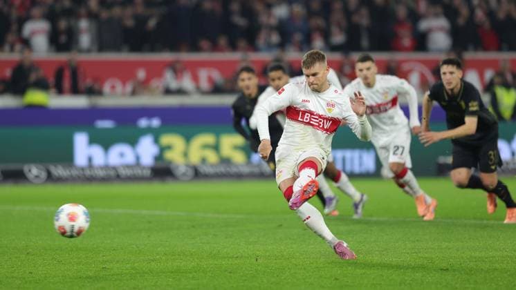 Stuttgart , Bundesliga Soccer VfB Stuttgart vs FC Augsburg , Maximilian Mittelstädt VfB scores the goal for 1 1 According to the regulations of the DFL German Soccer League, it is prohibited to use or have used photographs taken in the stadium and or of the match in the form of sequential images and or video-like photo series