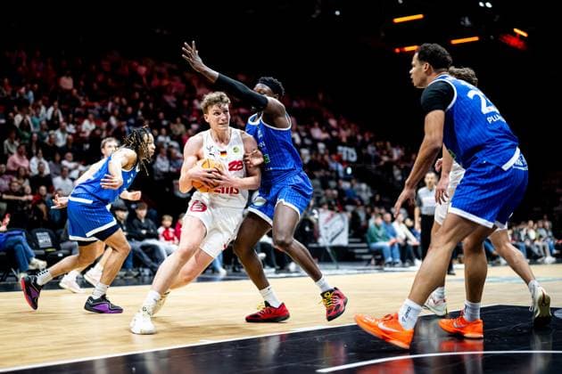 09 11 2025 Basketball Season 2025 2026 2 Bundesliga Pro A 11 Matchday Nuremberg Falcons Basketball Club NBC PS Karlsruhe Lions ThHa xthxhax Tyrese Williams 5, PS Karlsruhe Lions, PSK Lions Tom Stoiber 28, Nuremberg Falcons BC NBC David Opowu Ejah 25, PS Karlsruhe Lions, PSK Lions