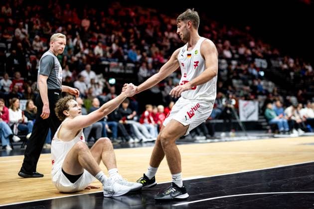 09 11 2025 Basketball Season 2025 2026 2 Bundesliga Pro A 11 Matchday Nuremberg Falcons Basketball Club NBC PS Karlsruhe Lions ThHa xthxhax Carter Whitt 2, Nuremberg Falcons BC NBC Christian Feneberg 7, Nuremberg Falcons BC NBC