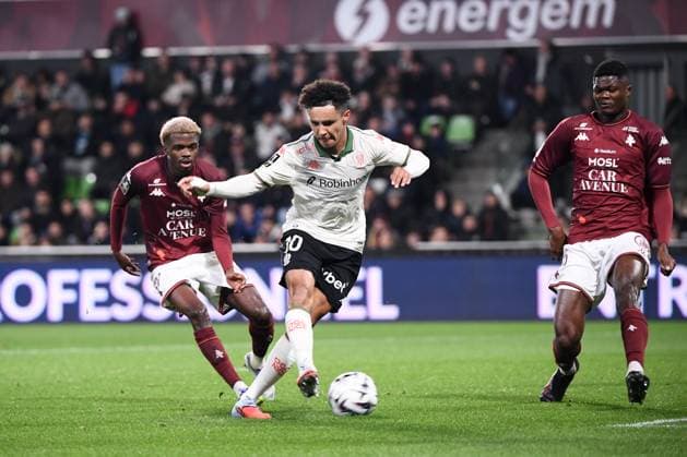 FC Metz v OGC Nice - Ligue 1 McDonald s 2025 2026 10 Sofiane DIOP (ogcn) during the Ligue 1 McDonald s match between Metz and Nice at Stade Saint-Symphorien on November 9, 2025 in Metz, France. Metz France  Copyright: xFEPx 776348196