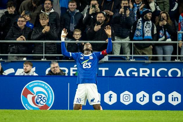 FOOTBALL: Ligue 1 Racing Strasbourg (RCS) vs Lille. 09 11 2025 Stade de la Meinau. Strasbourg - France Joie des joueurs de l equipe de Racing Strasbourg apres le but de Emmanuel Emegha 10 (RCS)  Copyright: xelyxandroxcegarrax