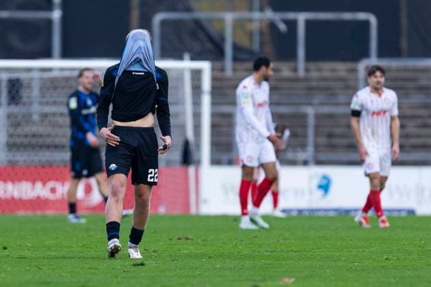 Regionalliga West Fortuna Köln SC Paderborn U21, 09 11 2025 Luis Flörke SC Paderborn U21, 22 disappointed after the final whistle Regionalliga West, Fortuna Köln SC Paderborn U21, 15 Matchday, on 09 11 2025, Südstadion, Cologne Copyright: xBEAUTIFULxSPORTS Meuselx