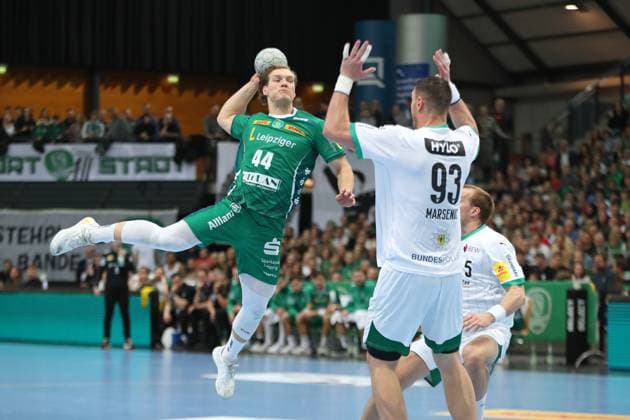 Handball DAIKIN HBL, SC DHfK Leipzig Füchse Berlin 09 11 2025 Blaer Hinriksson 44, SC DHfK Leipzig rises to the throw Handball, DAIKIN HBL, 1 Bundesliga, Season 2025 2026, Matchday 11 SC DHfK Leipzig vs Füchse Berlin on 09 11 2025 at the Quarterback Immobilien Arena Leipzig Copyright: xBEAUTIFULxSPORTS JanxKaeferx
