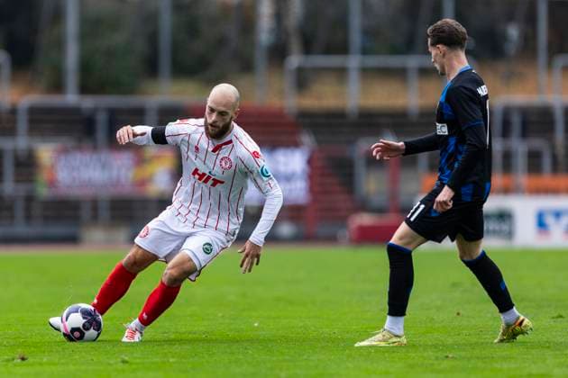 Regionalliga West Fortuna Köln SC Paderborn U21, 09 11 2025 Adrian Stanilewicz Fortuna Köln, 20 , Georg Ermolaev SC Paderborn U21, 11 Regionalliga West, Fortuna Köln SC Paderborn U21, 15 Matchday, on 09 11 2025, Südstadion, Cologne Copyright: xBEAUTIFULxSPORTS Meuselx
