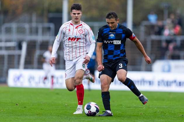Regionalliga West Fortuna Köln SC Paderborn U21, 09 11 2025 Nico Thier Fortuna Köln, 7 , Kerem Yalcin SC Paderborn U21, 3 Regionalliga West, Fortuna Köln SC Paderborn U21, 15 Matchday, on 09 11 2025, Südstadion, Cologne Copyright: xBEAUTIFULxSPORTS Meuselx