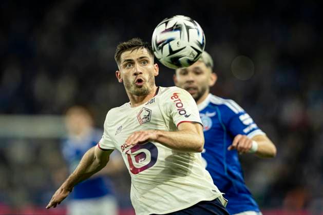 FOOTBALL: Ligue 1 Racing Strasbourg (RCS) vs Lille. 09 11 2025 Stade de la Meinau. Strasbourg - France Romain Perraud 15 (Lille)  Copyright: xelyxandroxcegarrax