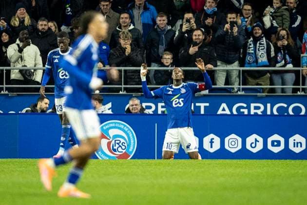FOOTBALL: Ligue 1 Racing Strasbourg (RCS) vs Lille. 09 11 2025 Stade de la Meinau. Strasbourg - France Joie des joueurs de l equipe de Racing Strasbourg apres le but de Emmanuel Emegha 10 (RCS)  Copyright: xelyxandroxcegarrax
