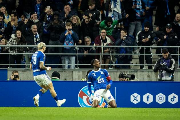 FOOTBALL: Ligue 1 Racing Strasbourg (RCS) vs Lille. 09 11 2025 Stade de la Meinau. Strasbourg - France Joie des joueurs de l equipe de Racing Strasbourg apres le but de Emmanuel Emegha 10 (RCS)  Copyright: xelyxandroxcegarrax