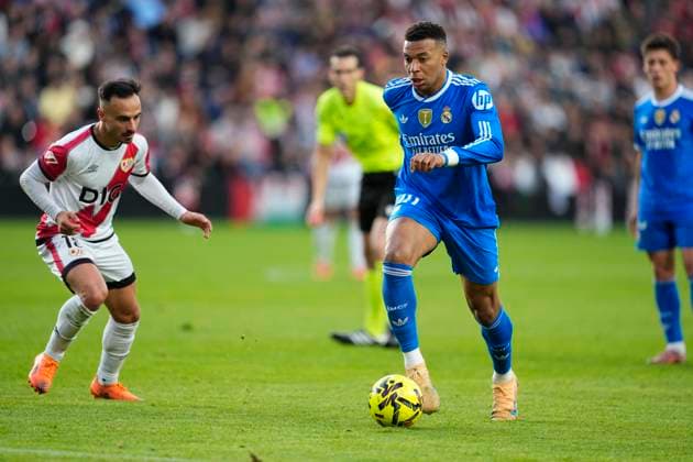 November 9, 2025, Madrid, Madrid, Spain: Kylian Mbappe of Real Madrid CF and Alvaro Garcia of Rayo Vallecano in action during the Spanish League, LaLiga EA Sports, football match played between Rayo Vallecano and Real Madrid C.F. at Estadio de Vallecas on November 9, 2025, in Madrid, Spain. Madrid Spain - ZUMAa181 20251109_zaa_a181_164 Copyright: xOscarxJ.xBarrosox