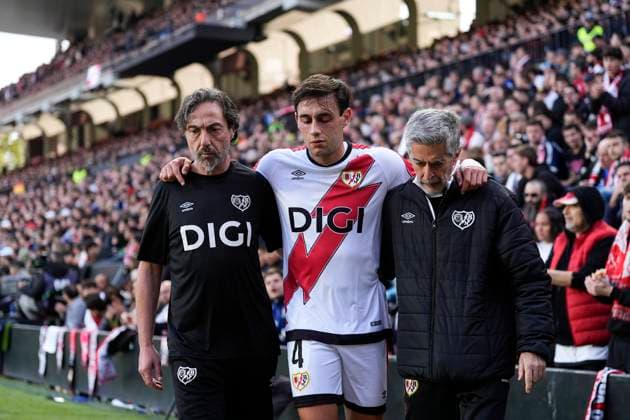 November 9, 2025, Madrid, Madrid, Spain: Pedro Diaz of Rayo Vallecano gets injured during the Spanish League, LaLiga EA Sports, football match played between Rayo Vallecano and Real Madrid C.F. at Estadio de Vallecas on November 9, 2025, in Madrid, Spain. Madrid Spain - ZUMAa181 20251109_zaa_a181_166 Copyright: xOscarxJ.xBarrosox