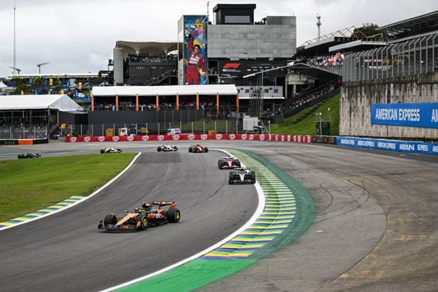 F1 - SAO PAULO GRAND PRIX 2025 04 NORRIS Lando (gbr), McLaren F1 Team MCL39, action during the 2025 Formula 1 Grande Premio de Sao Paulo, 2025 Sao Paulo Grand Prix, 21th round of the 2025 FIA Formula One World Championship, WM, Weltmeisterschaft from November 7 to 9, 2025 on the Interlagos, in Sao Paulo, Brazil - Sao PauloBrazil  Copyright: xDPPIx