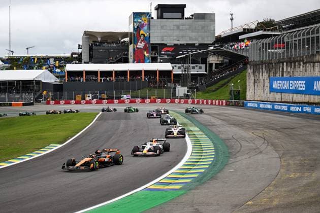 F1 - SAO PAULO GRAND PRIX 2025 81 PIASTRI Oscar (aus), McLaren F1 Team MCL39, action during the 2025 Formula 1 Grande Premio de Sao Paulo, 2025 Sao Paulo Grand Prix, 21th round of the 2025 FIA Formula One World Championship, WM, Weltmeisterschaft from November 7 to 9, 2025 on the Interlagos, in Sao Paulo, Brazil - Sao PauloBrazil  Copyright: xDPPIx