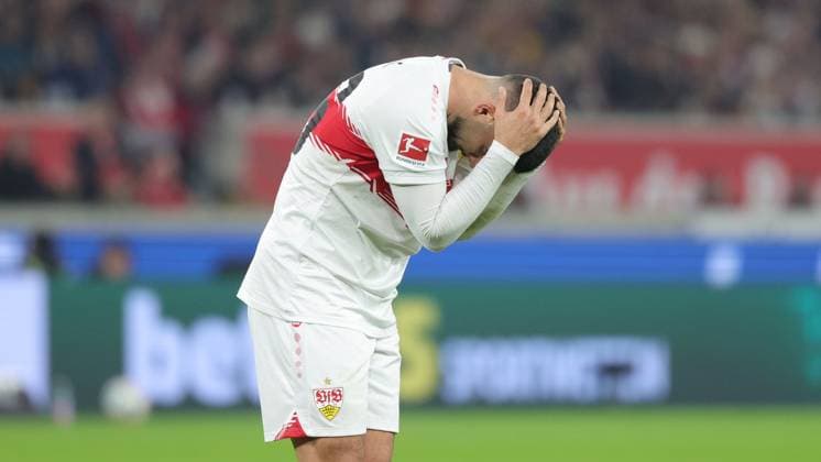 Stuttgart , Bundesliga Soccer VfB Stuttgart vs FC Augsburg , Frustration at Deniz Undav VfB According to the regulations of the DFL German Soccer League, it is prohibited to use or have used photographs taken in the stadium and or of the match in the form of sequential images and or video-like photo series