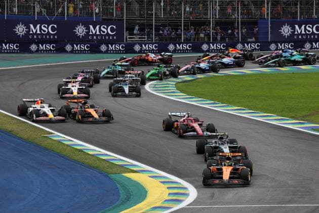 F1 - SAO PAULO GRAND PRIX 2025 04 NORRIS Lando (gbr), McLaren F1 Team MCL39, action during the 2025 Formula 1 Grande Premio de Sao Paulo, 2025 Sao Paulo Grand Prix, 21th round of the 2025 FIA Formula One World Championship, WM, Weltmeisterschaft from November 7 to 9, 2025 on the Interlagos, in Sao Paulo, Brazil - Sao PauloBrazil  Copyright: xDPPIx